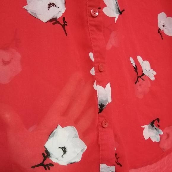 $10 Long Sleeve Less flower summer - Picture 4 of 5